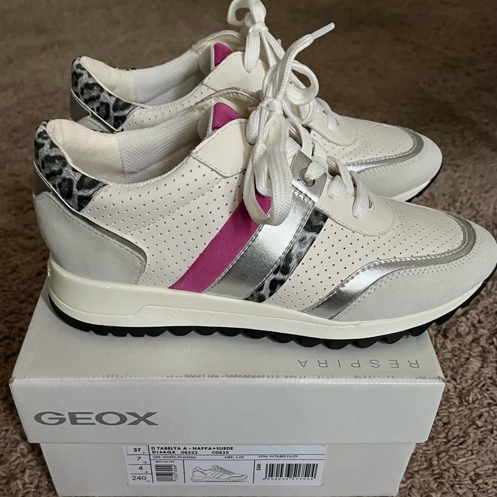 Brand new tennis shoes.